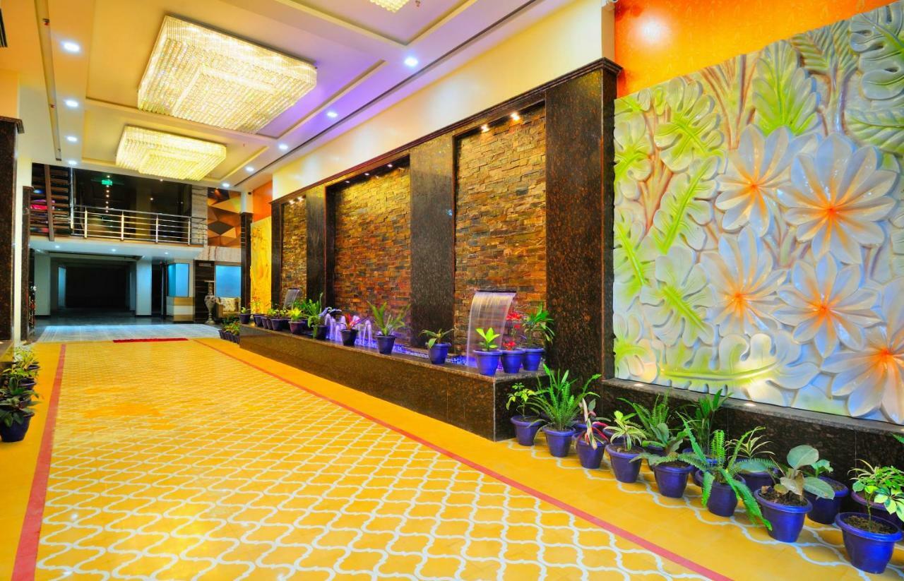 新德里 The Grand Uddhav酒店 外观 照片