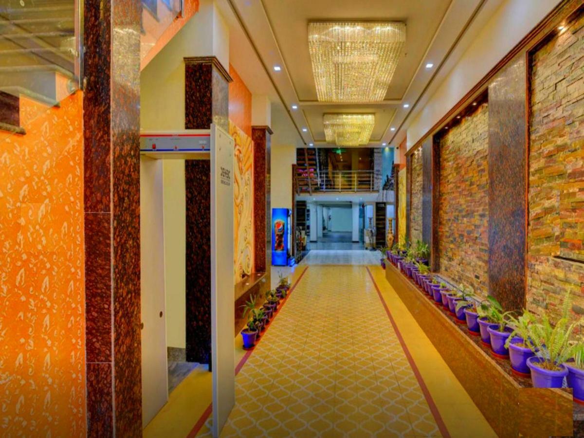 新德里 The Grand Uddhav酒店 外观 照片